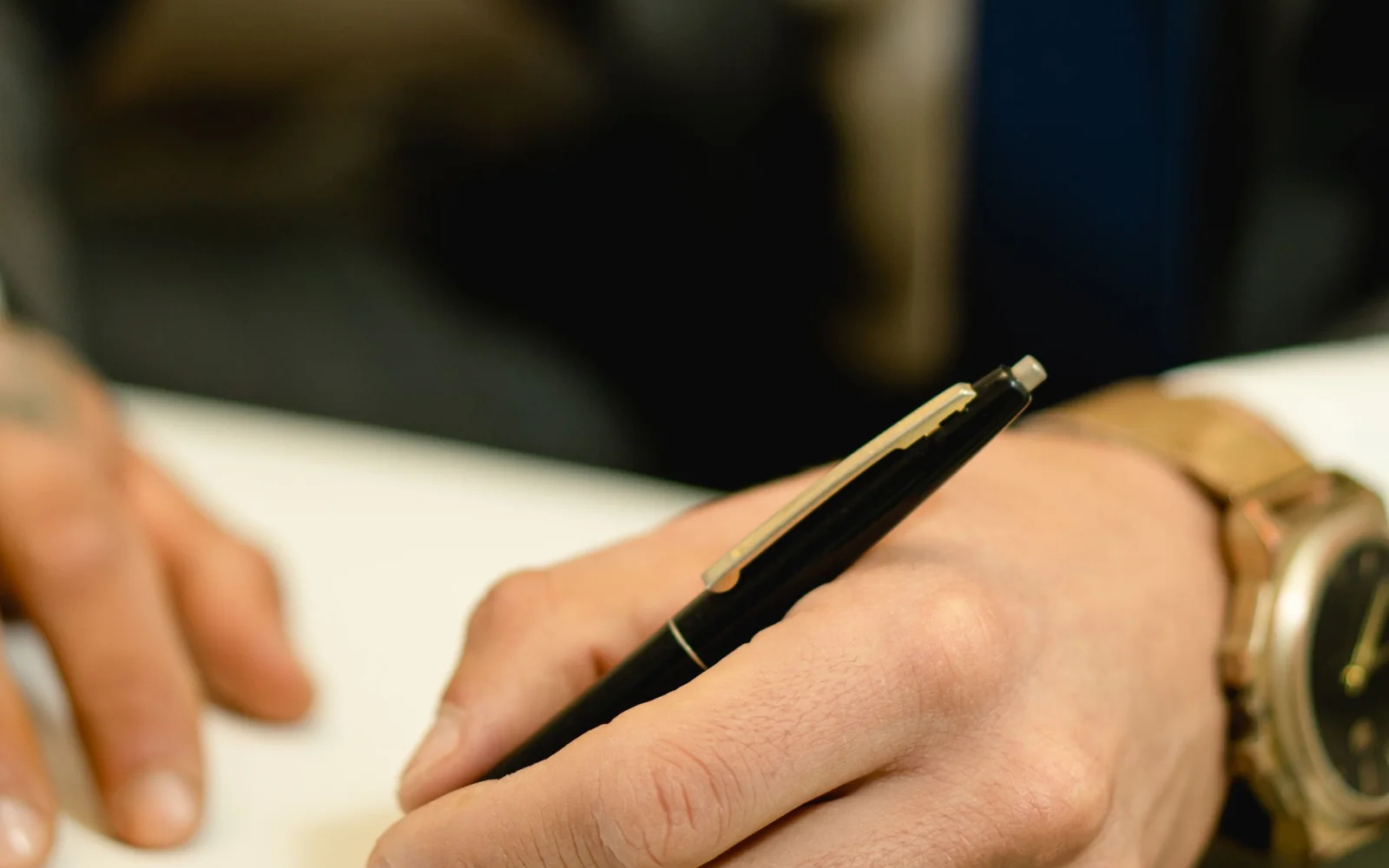 Signing documents during a mobile notary appointment